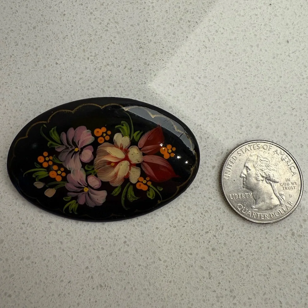 Vintage Brooch Pin Russian Hand Painted Lacquer Flowers Floral Oval - Picture 8 of 8